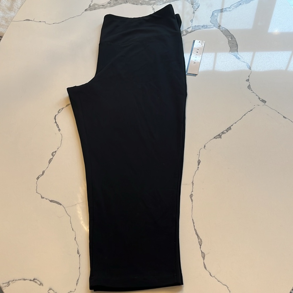 Tribal Cropped Exercise Pant - Picture 8 of 9